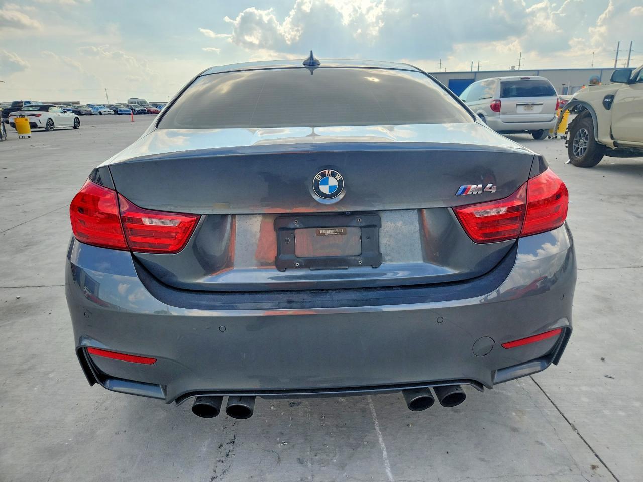 2016 BMW M4 - zdjęcie 6