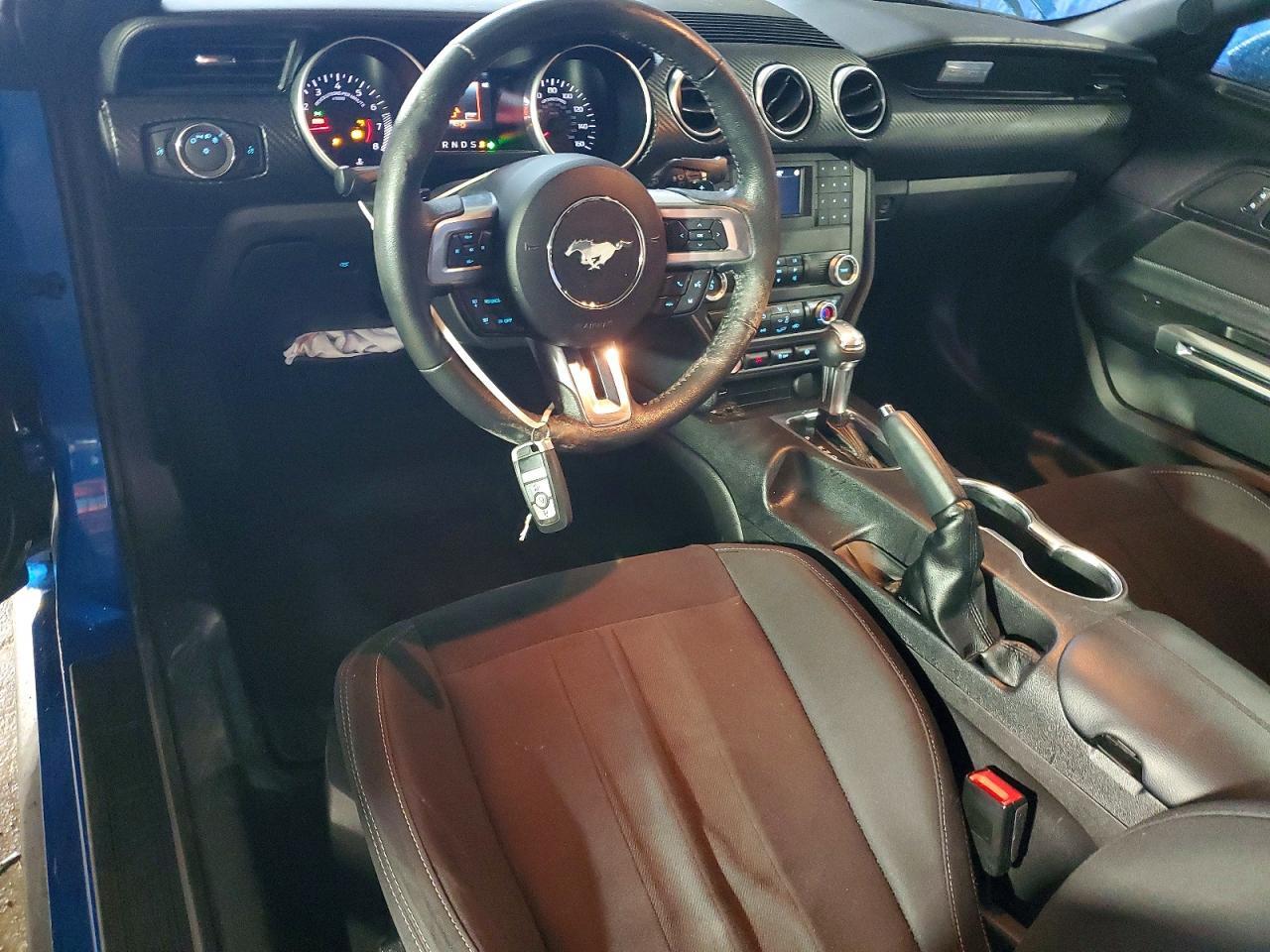 2019 Ford Mustang - zdjęcie 8