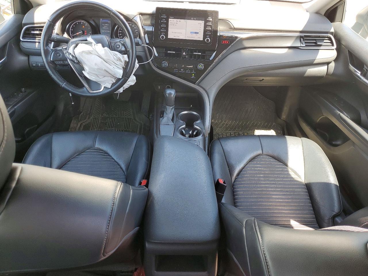 2022 Toyota Camry Se - zdjęcie 8