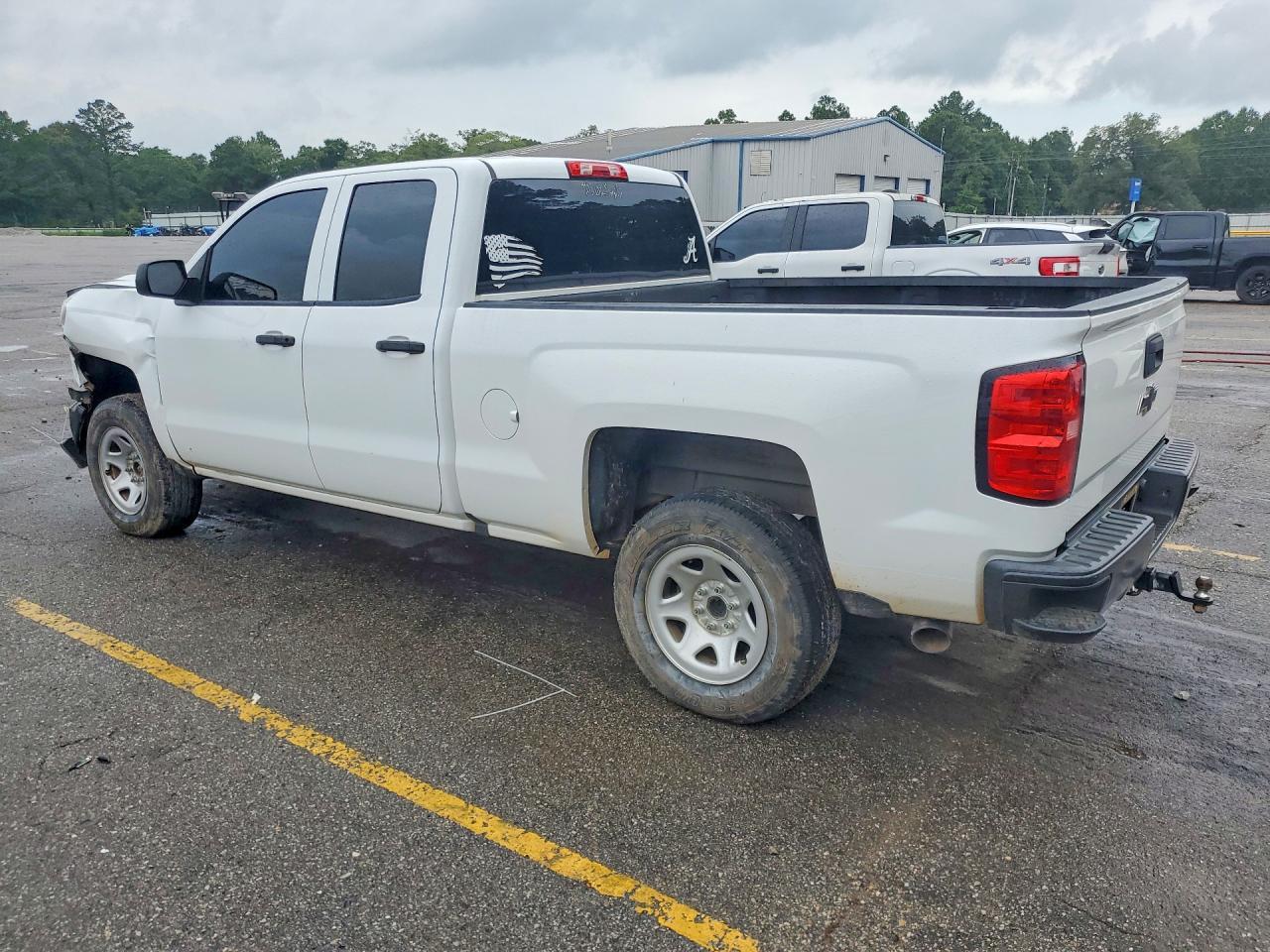 2018 Chevrolet Silverado 1500 Wt - zdjęcie 2