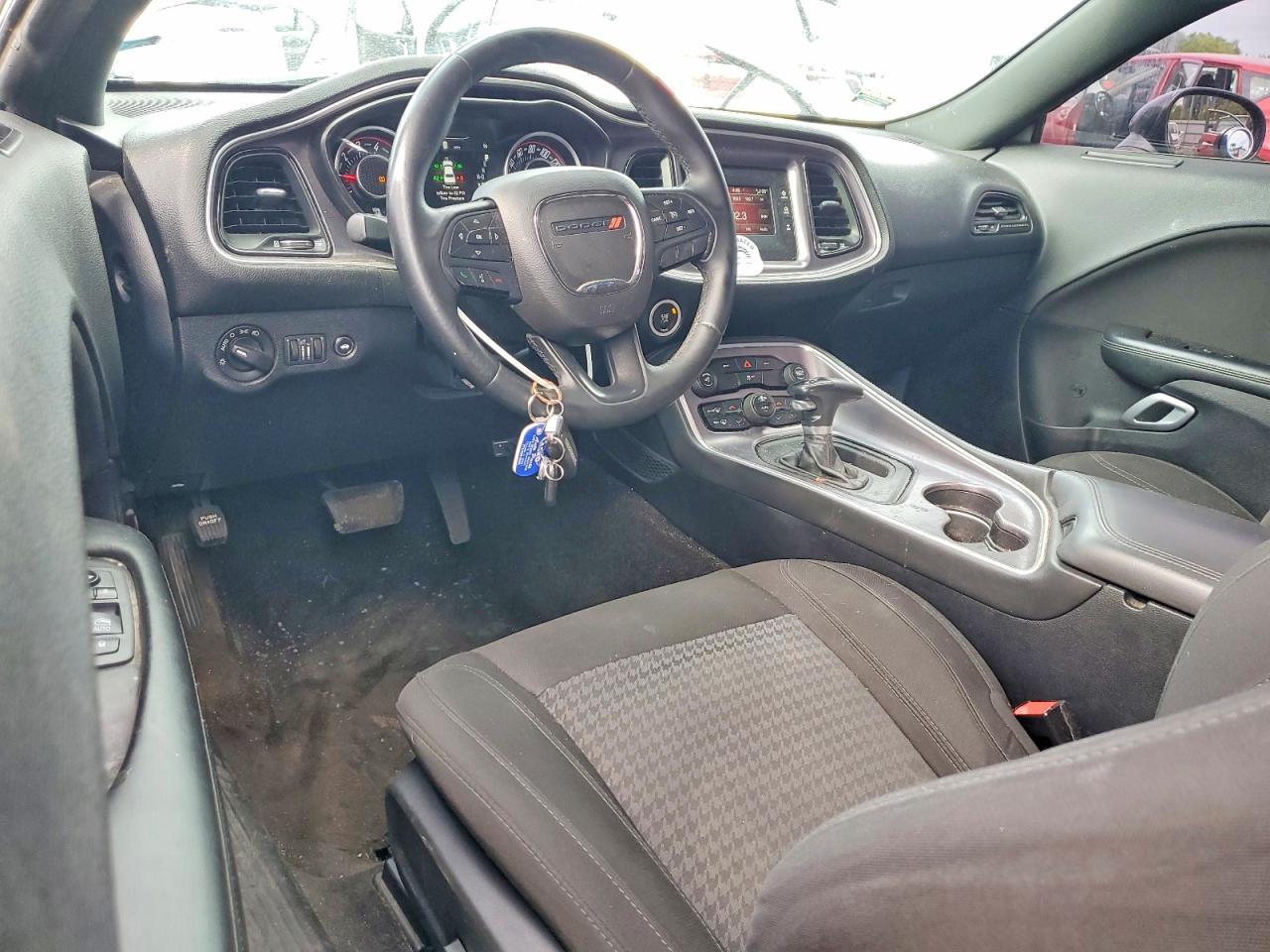 2016 Dodge Challenger - zdjęcie 8