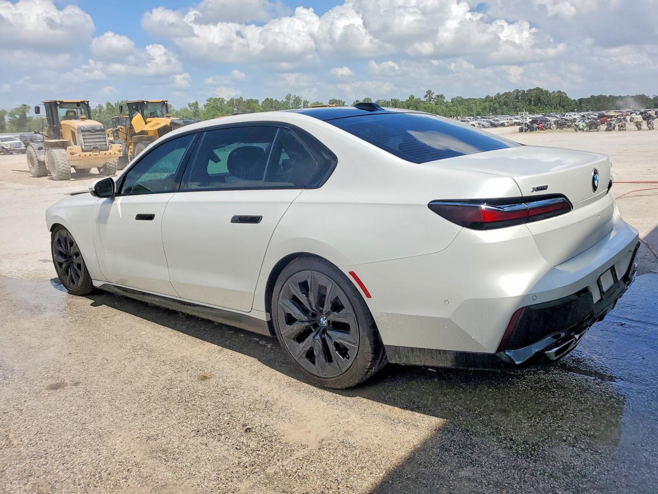 2023 BMW 760 Xi - zdjęcie 2
