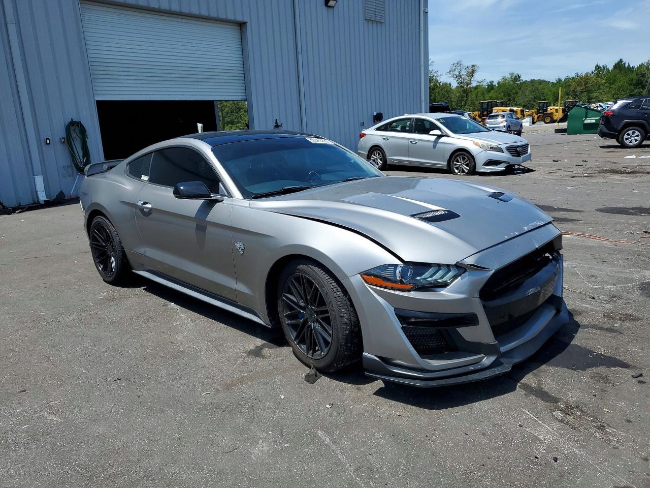 2020 Ford Mustang - zdjęcie 4