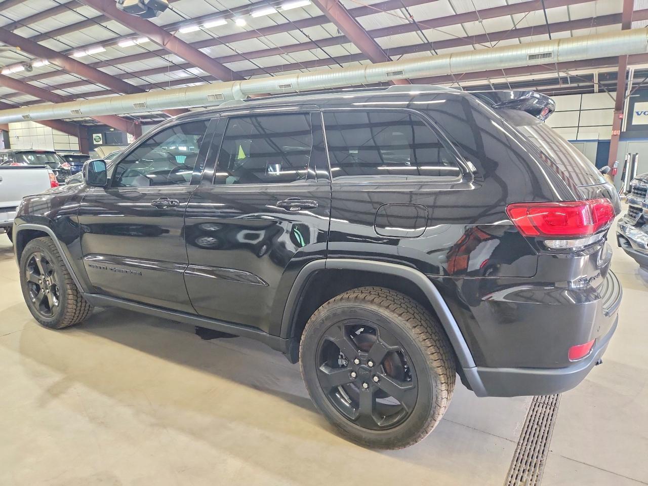 2019 Jeep Grand Cherokee Laredo - zdjęcie 2