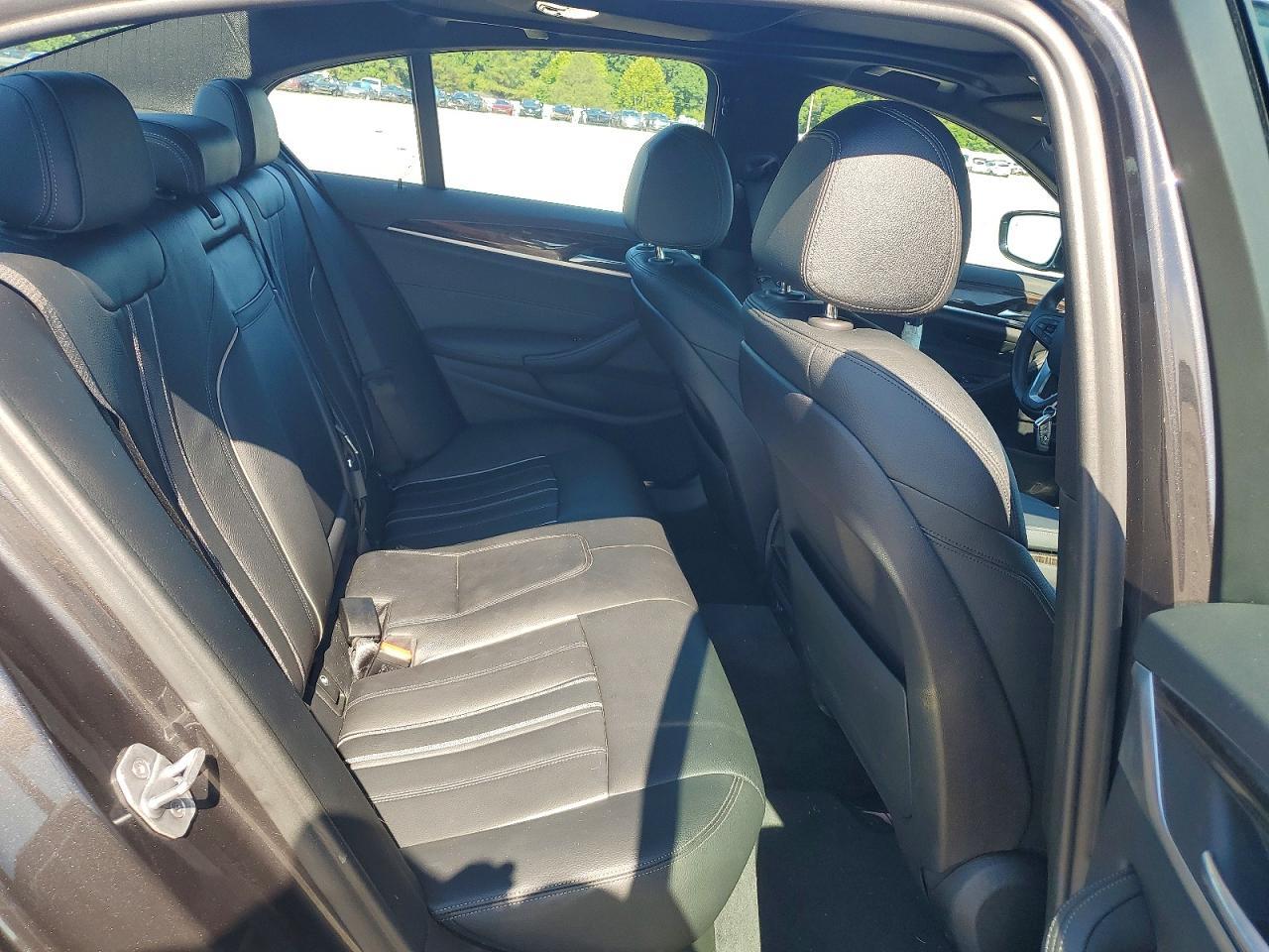 2019 BMW 530 I - zdjęcie 10