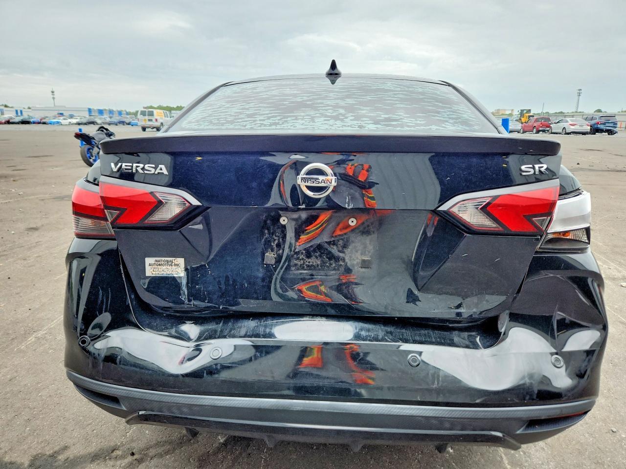 2020 Nissan Versa Sr - zdjęcie 6