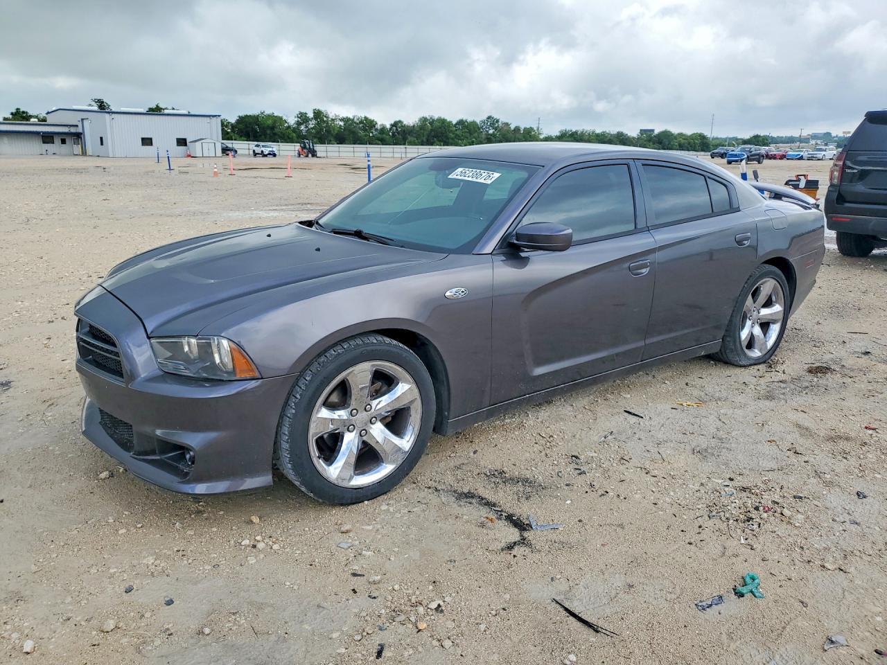 2014 Dodge Charger - zdjęcie główne