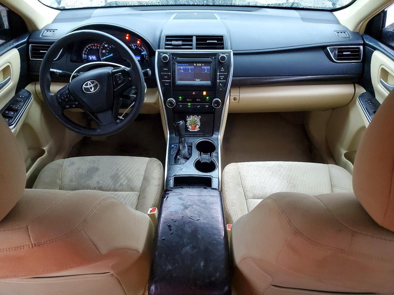 2015 Toyota Camry Le - zdjęcie 8