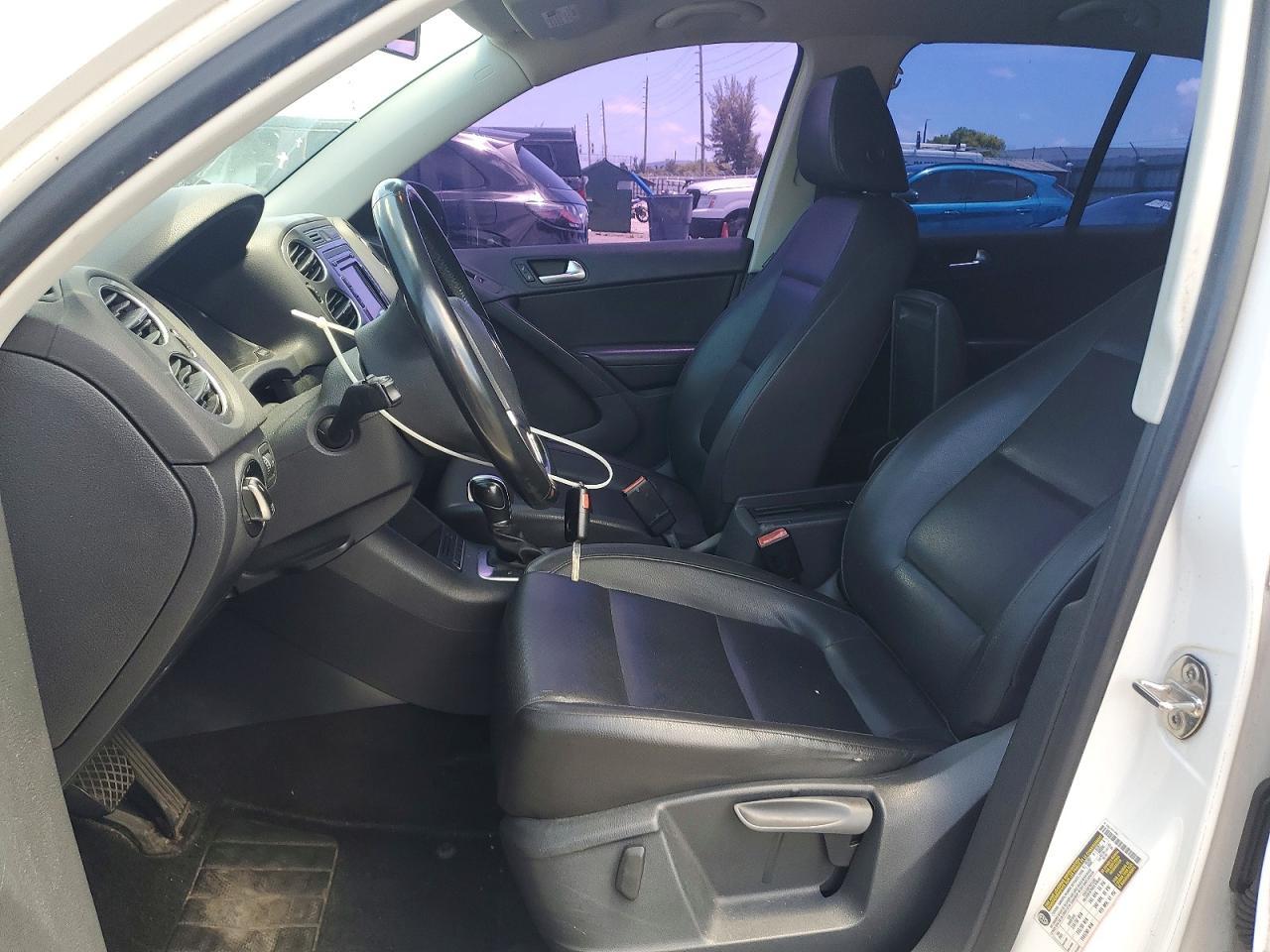 2013 Volkswagen Tiguan S - zdjęcie 7