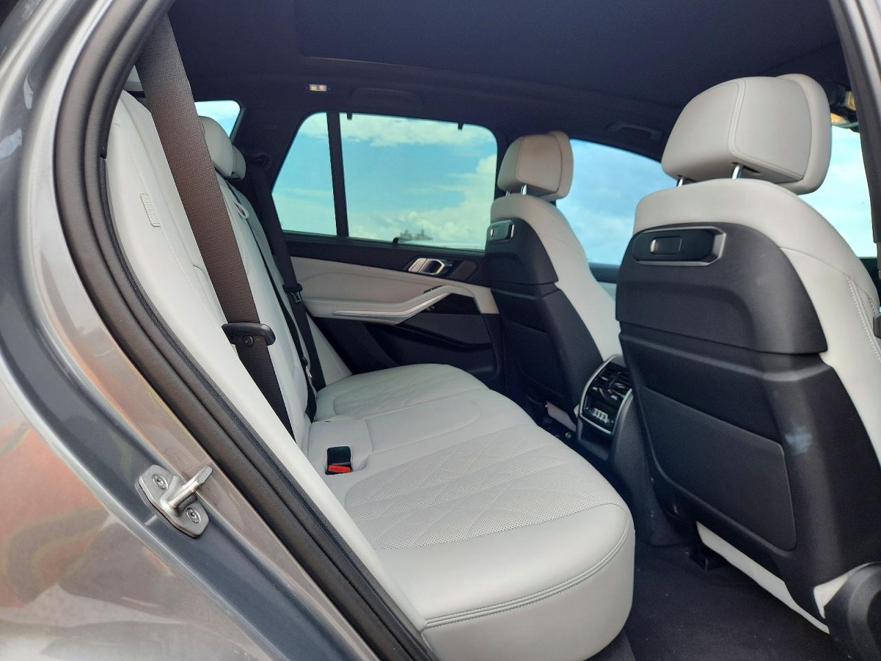 2024 BMW X5 xDrive40I - zdjęcie 11