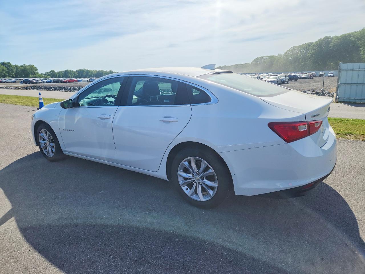 2023 Chevrolet Malibu Lt - zdjęcie 2