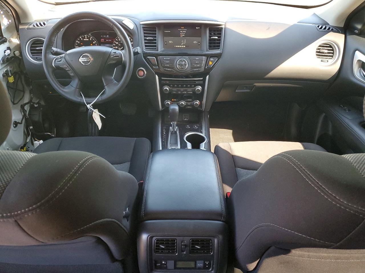 2020 Nissan Pathfinder Sv - zdjęcie 8