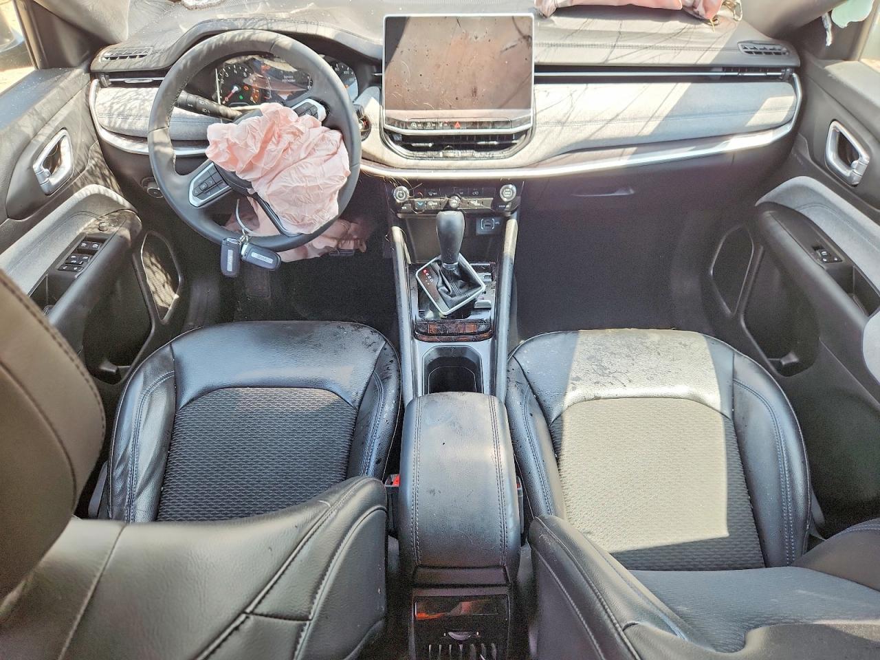 2023 Jeep Compass Latitude - zdjęcie 8
