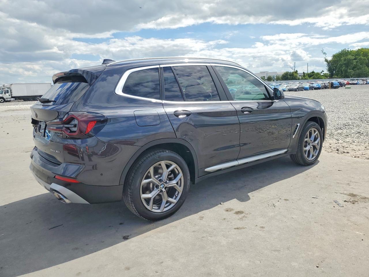 2024 BMW X3 xDrive30I - zdjęcie 3