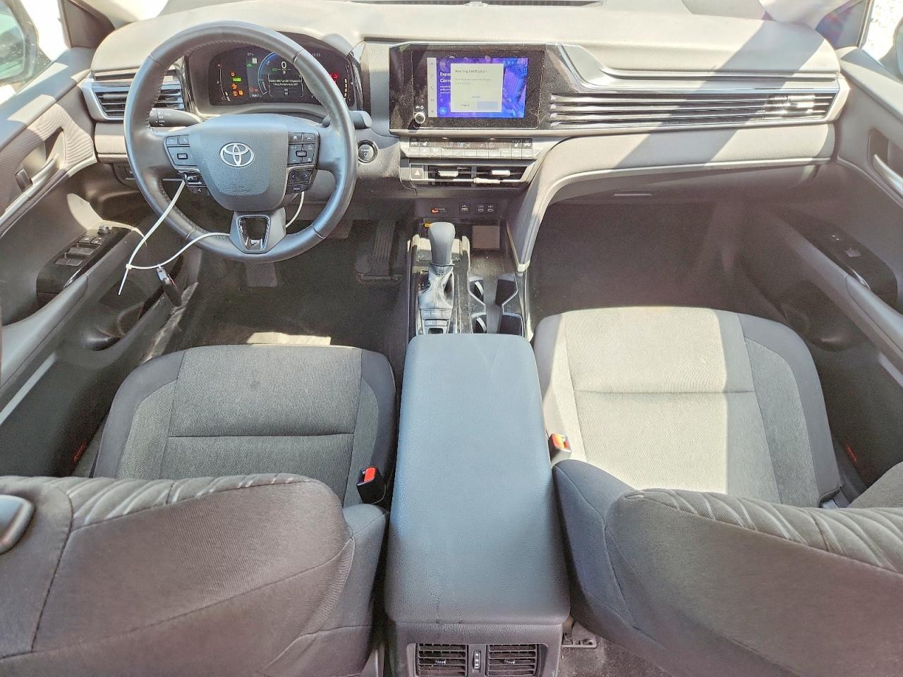 2025 Toyota Camry Le - zdjęcie 8
