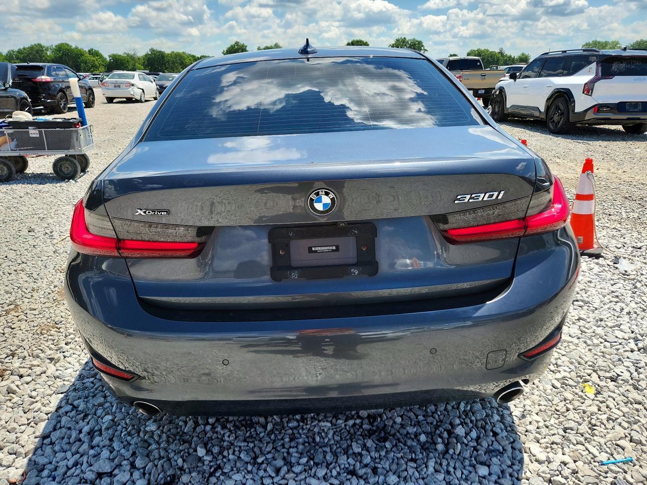 2021 BMW 330Xi - zdjęcie 6