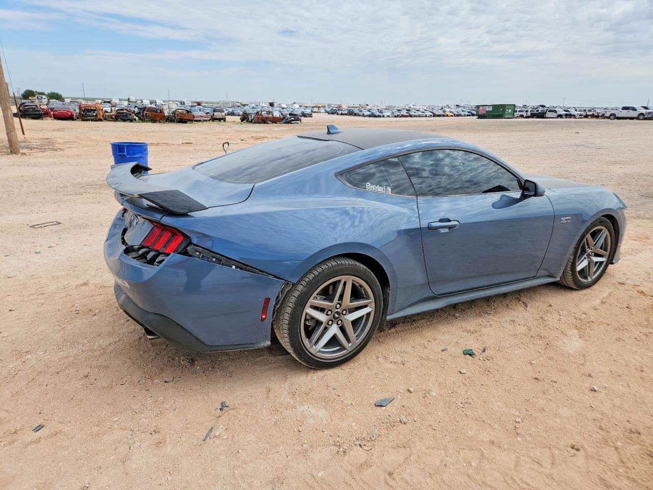 2025 Ford Mustang Gt - zdjęcie 3