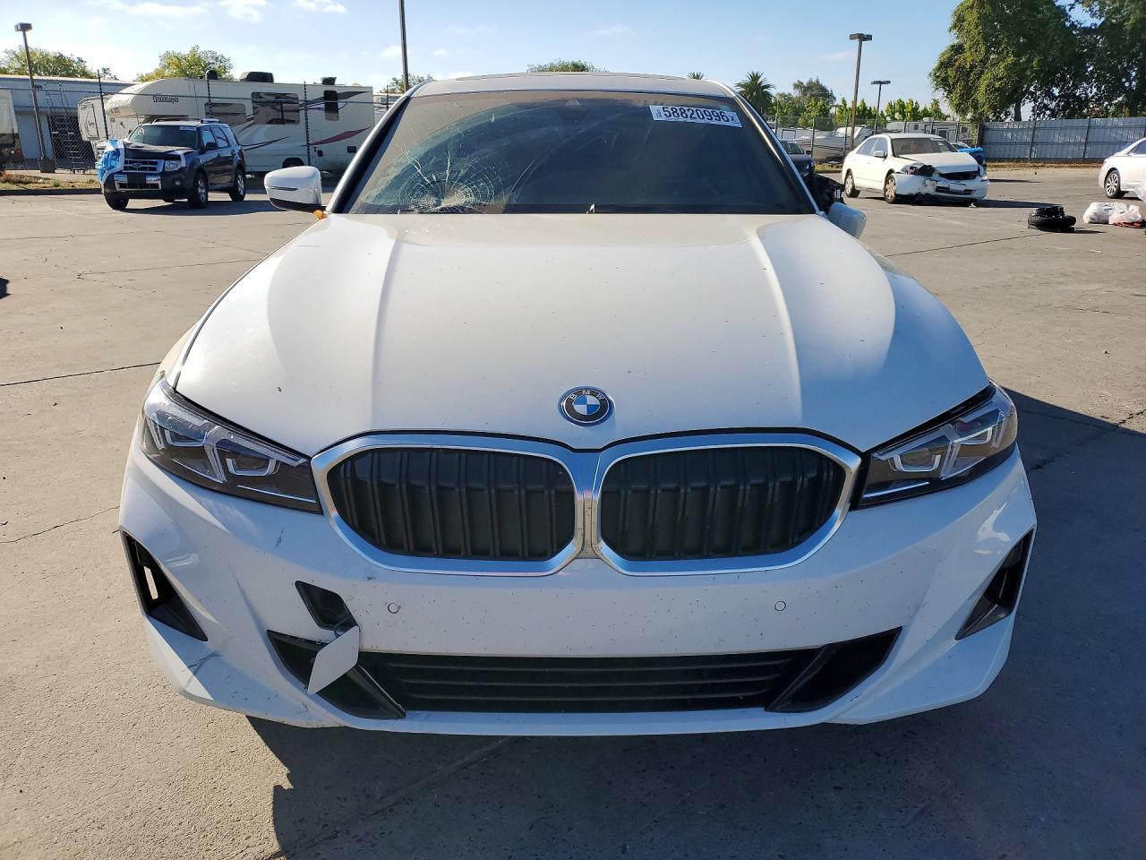 2023 BMW 330Xe - zdjęcie 5