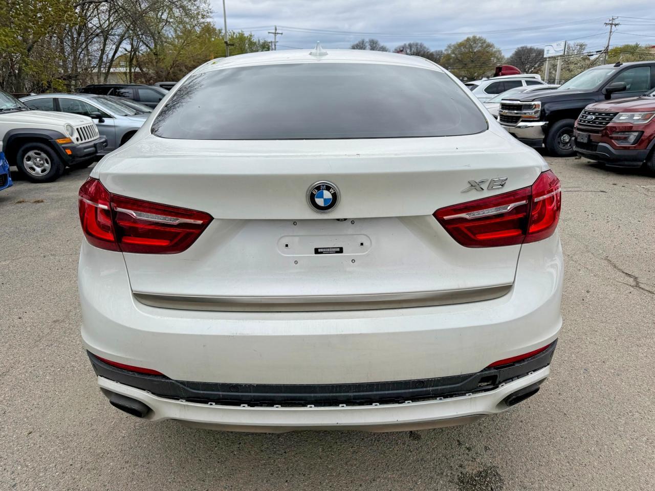 2017 BMW X6 xDrive50I - zdjęcie 12