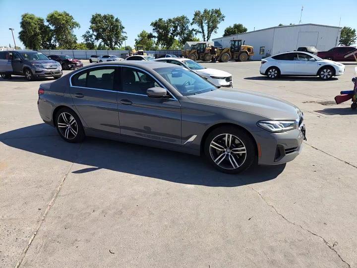 2021 BMW Seria 5 530i - zdjęcie 13