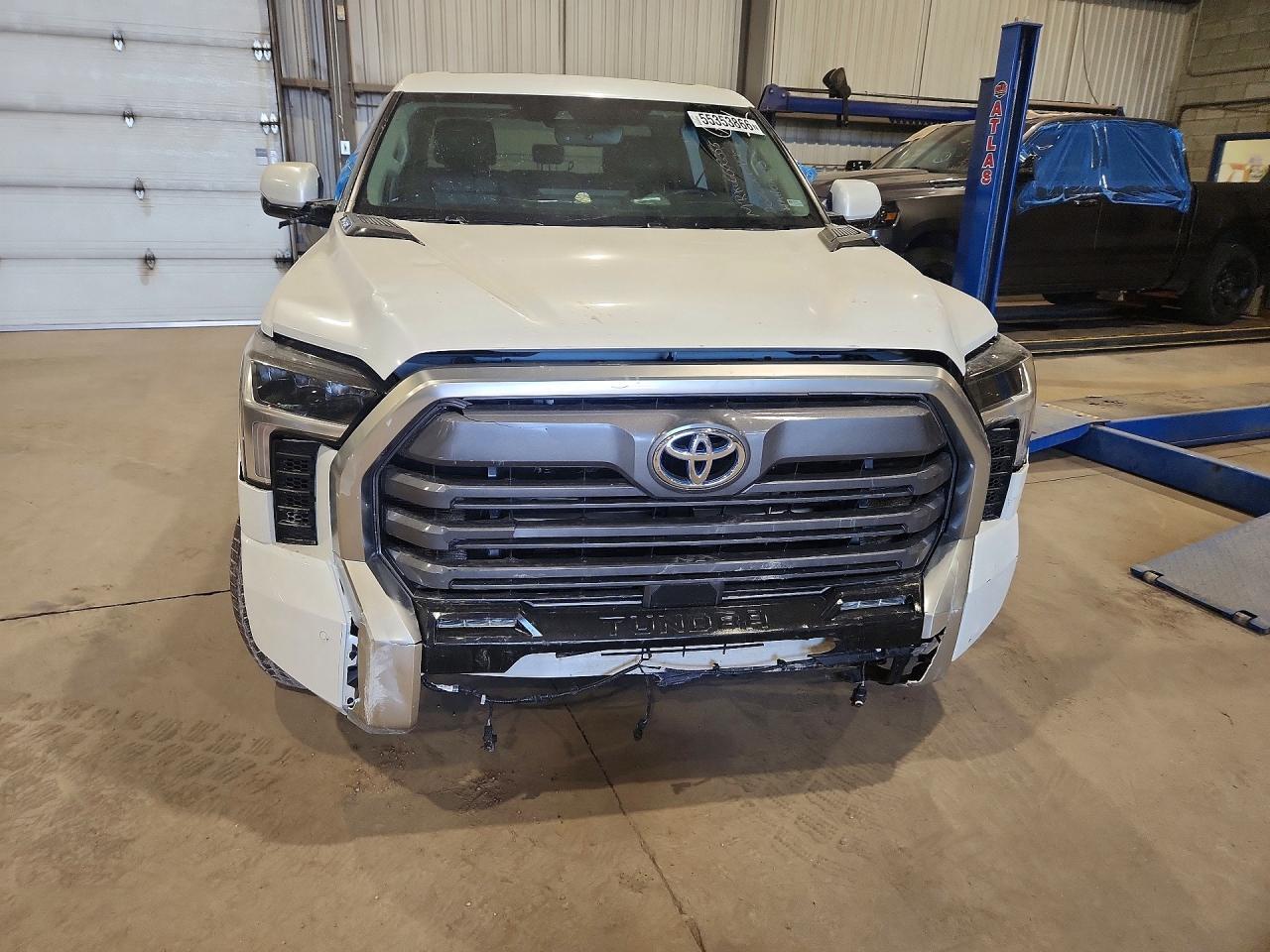 2023 Toyota Tundra Crewmax Limited - zdjęcie 5