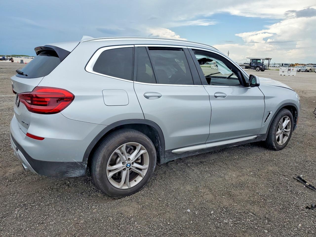 2021 BMW X3 Sdrive30I - zdjęcie 3