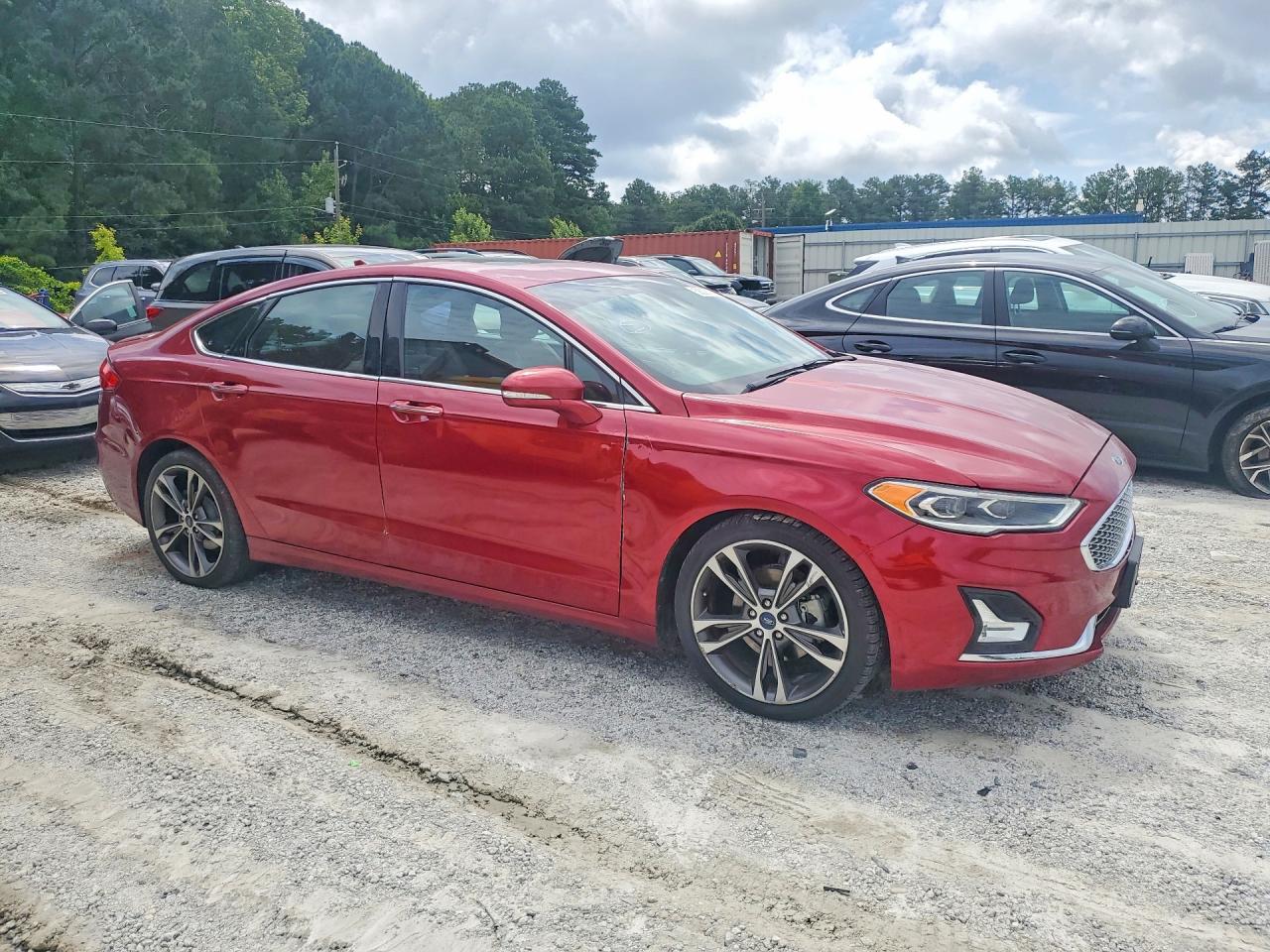 2019 Ford Fusion Titanium - zdjęcie 4