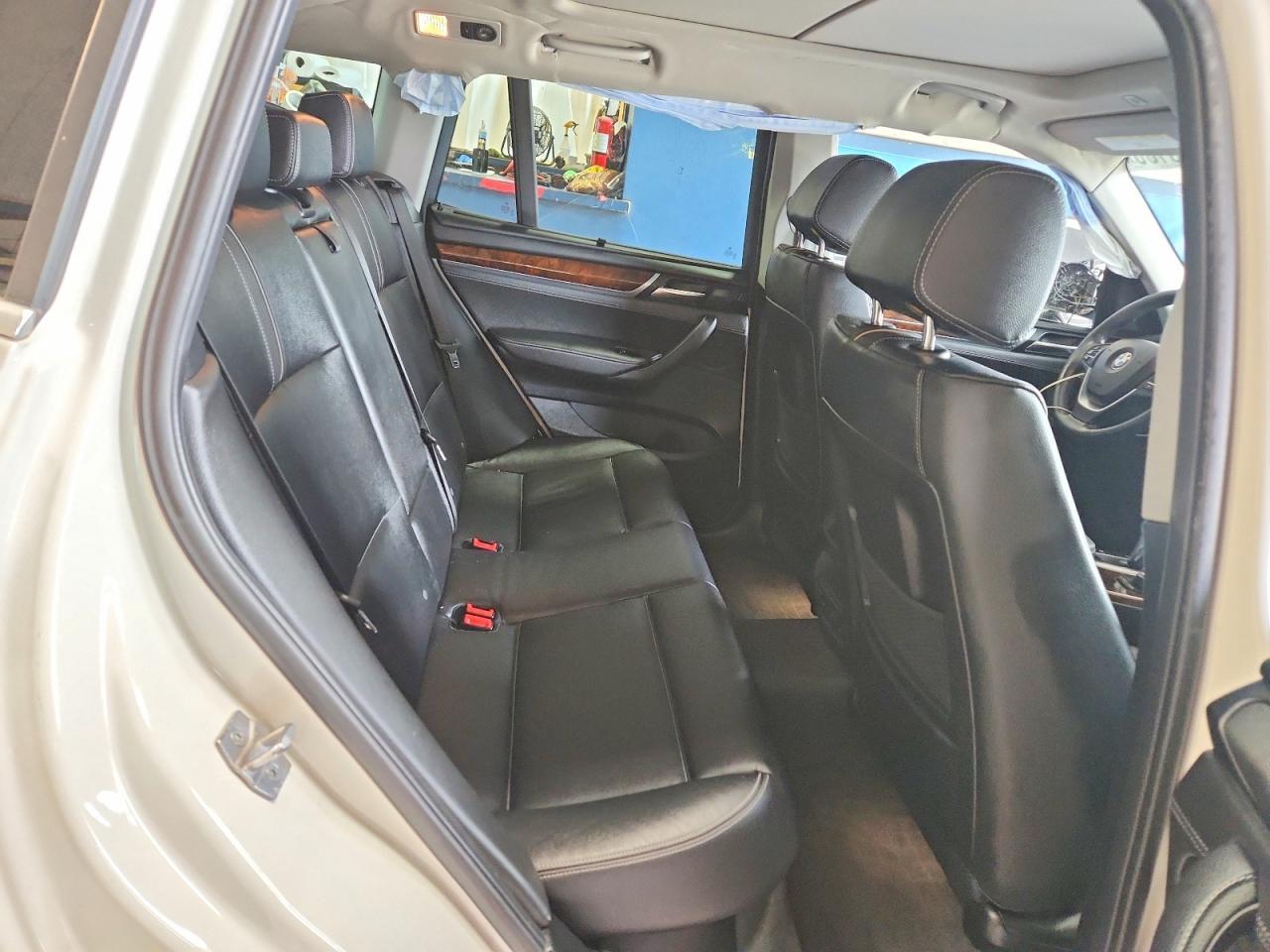 2017 BMW X3 xDrive28I - zdjęcie 11