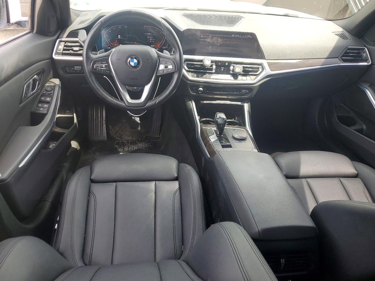 2019 BMW Seria 3 330i - zdjęcie 8