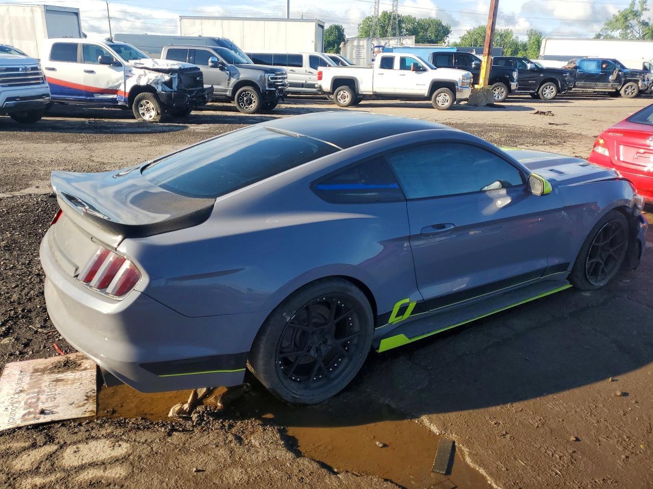 2017 Ford Mustang - zdjęcie 3
