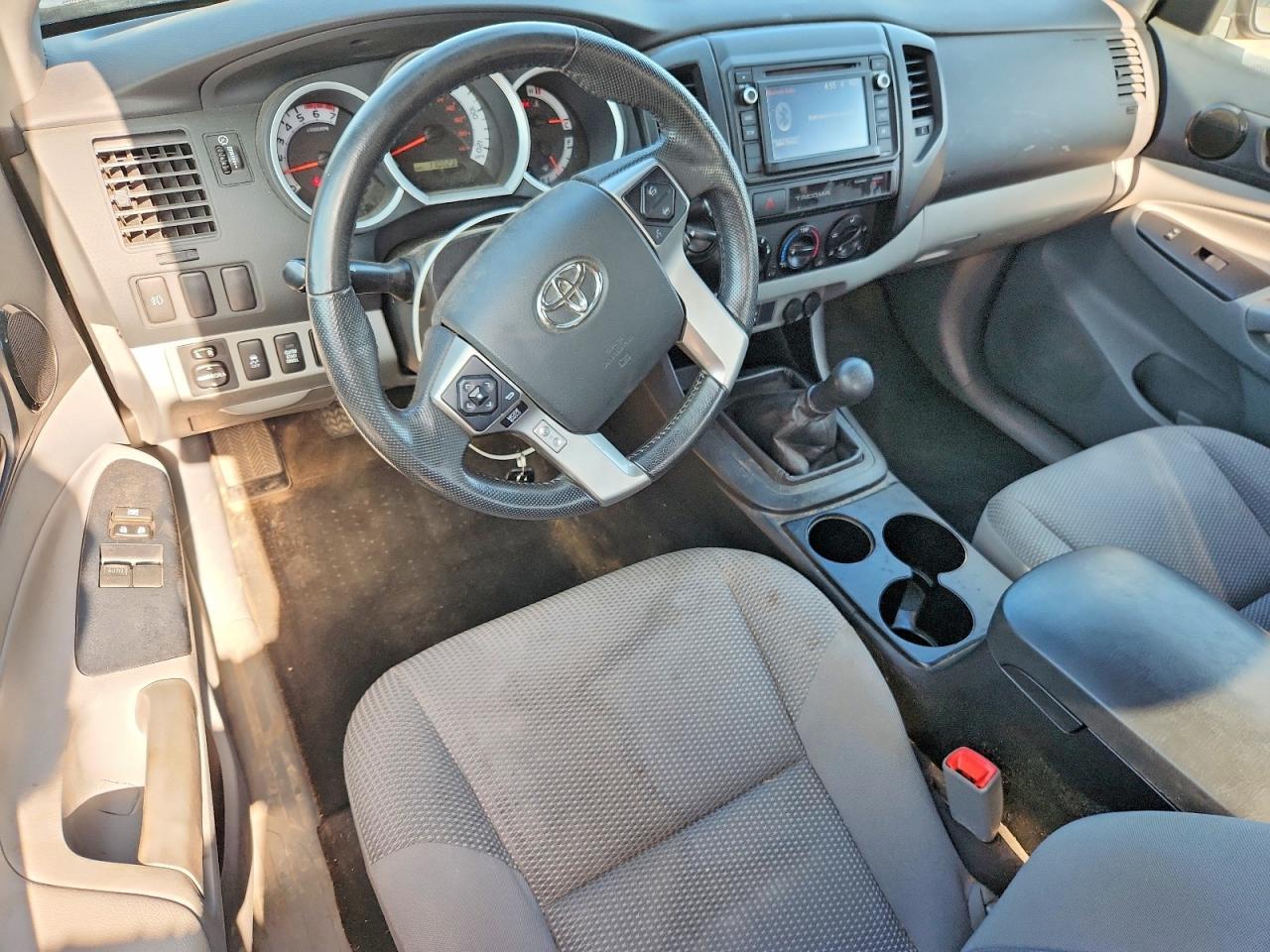 2015 Toyota Tacoma V6 - zdjęcie 8