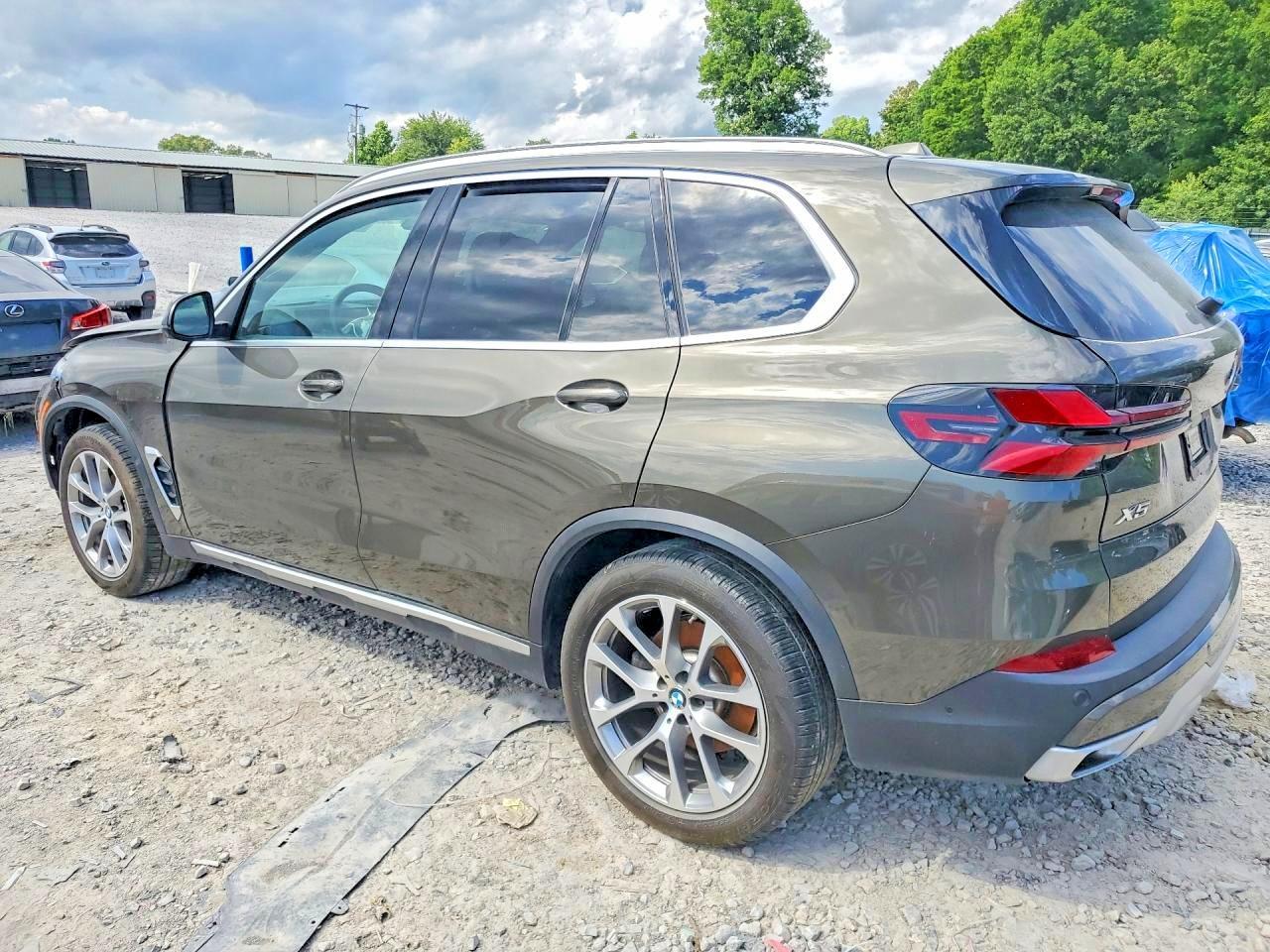 2025 BMW X5 xDrive40I - zdjęcie 2