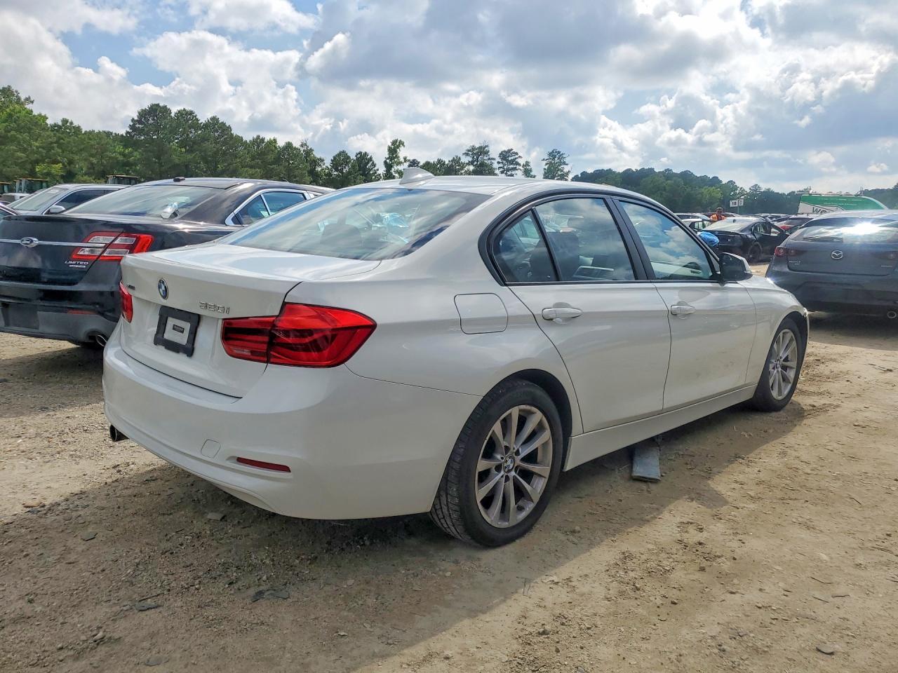 2018 BMW Seria 3 320i - zdjęcie 3