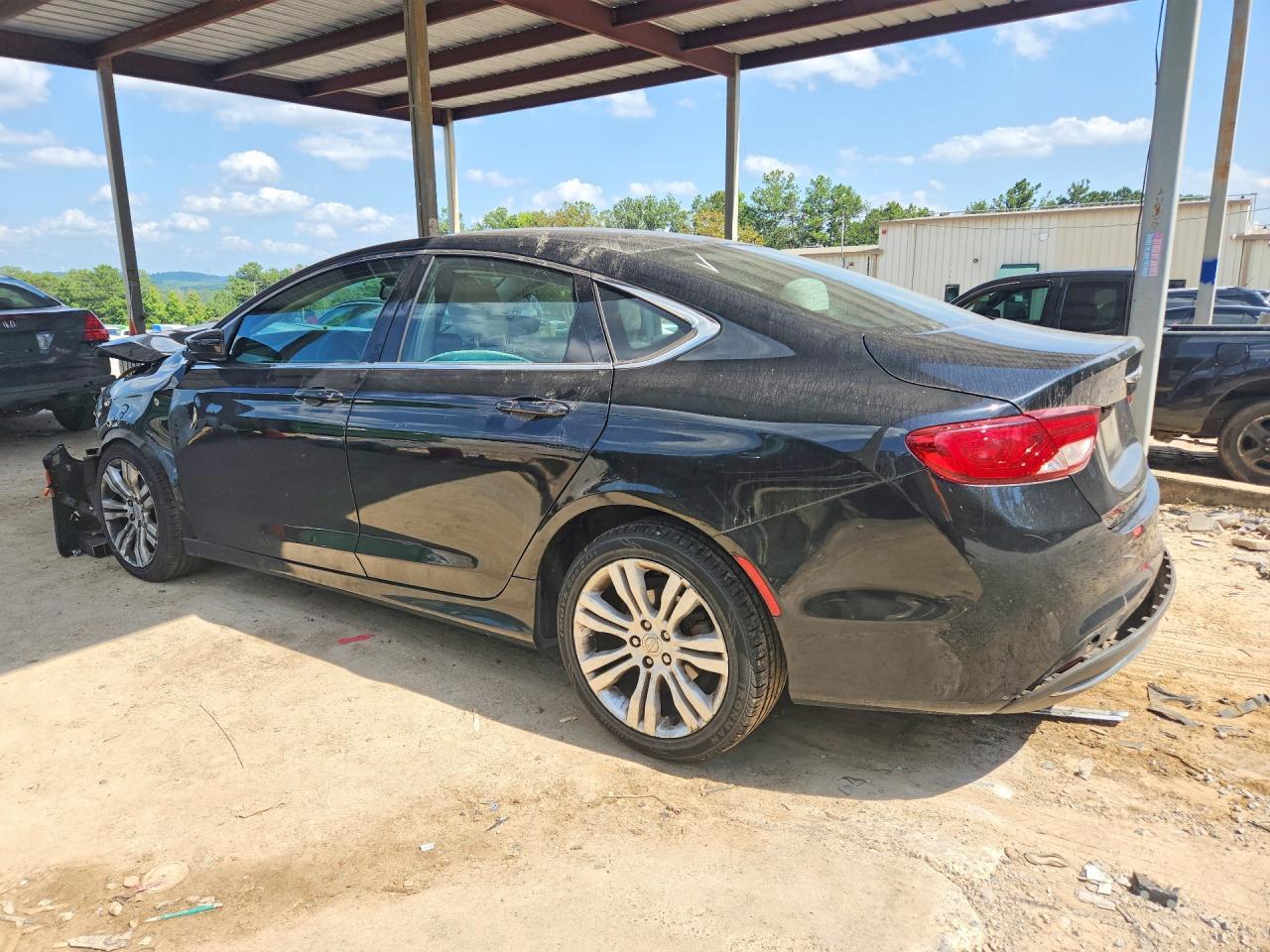 2016 Chrysler 200 Limited - zdjęcie 2