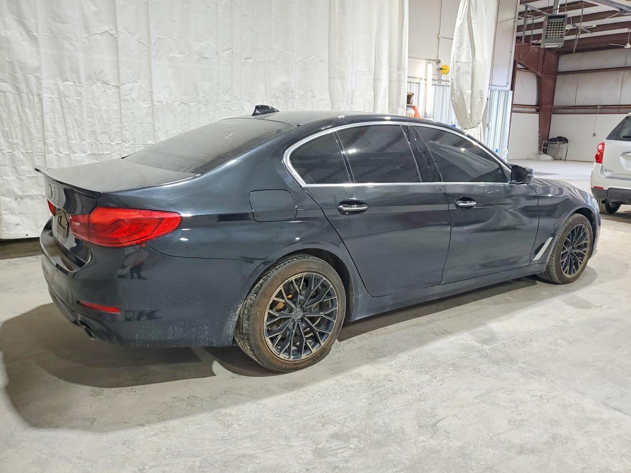2018 BMW 530 Xi - zdjęcie 3