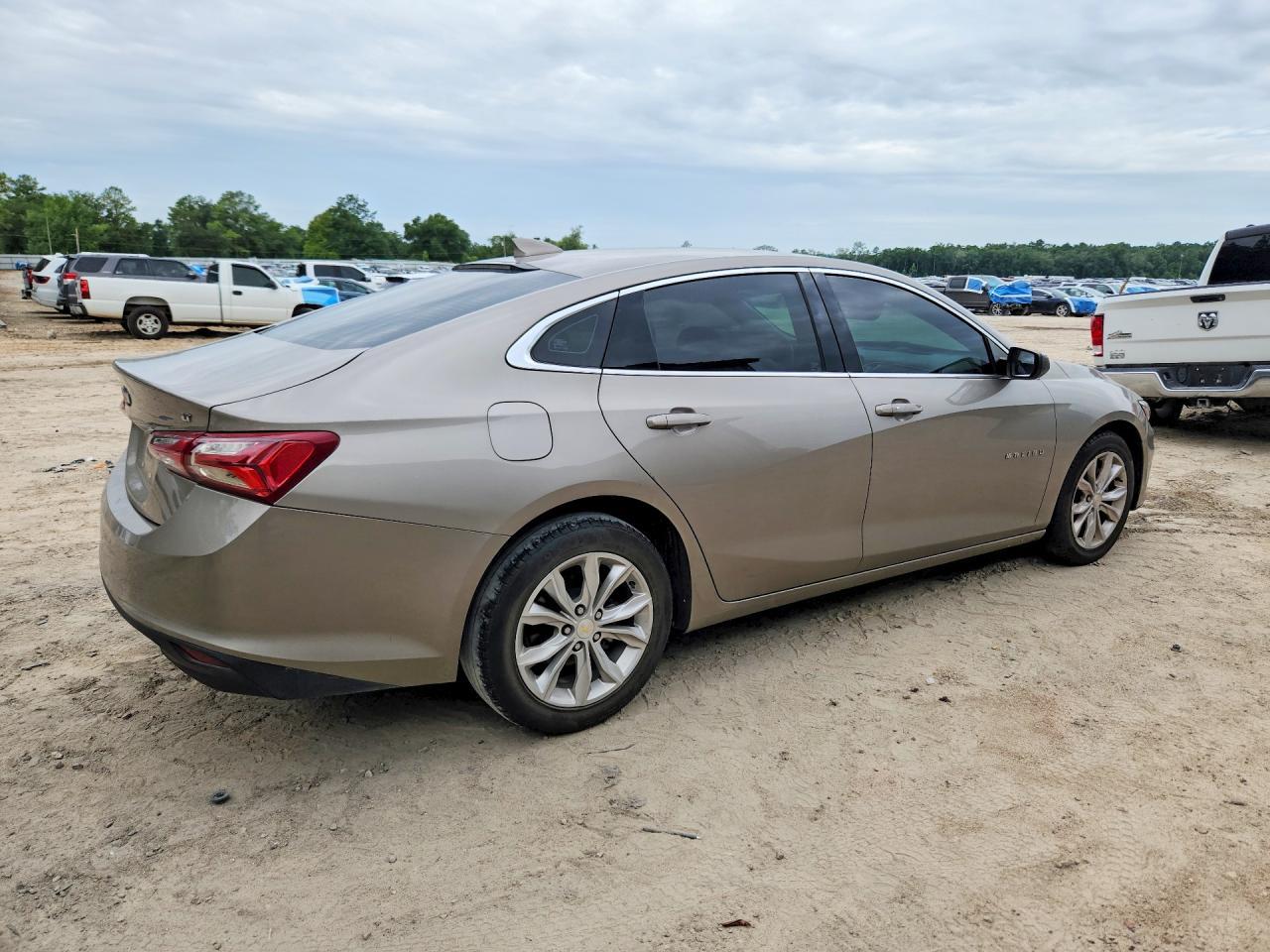 2022 Chevrolet Malibu Lt - zdjęcie 3