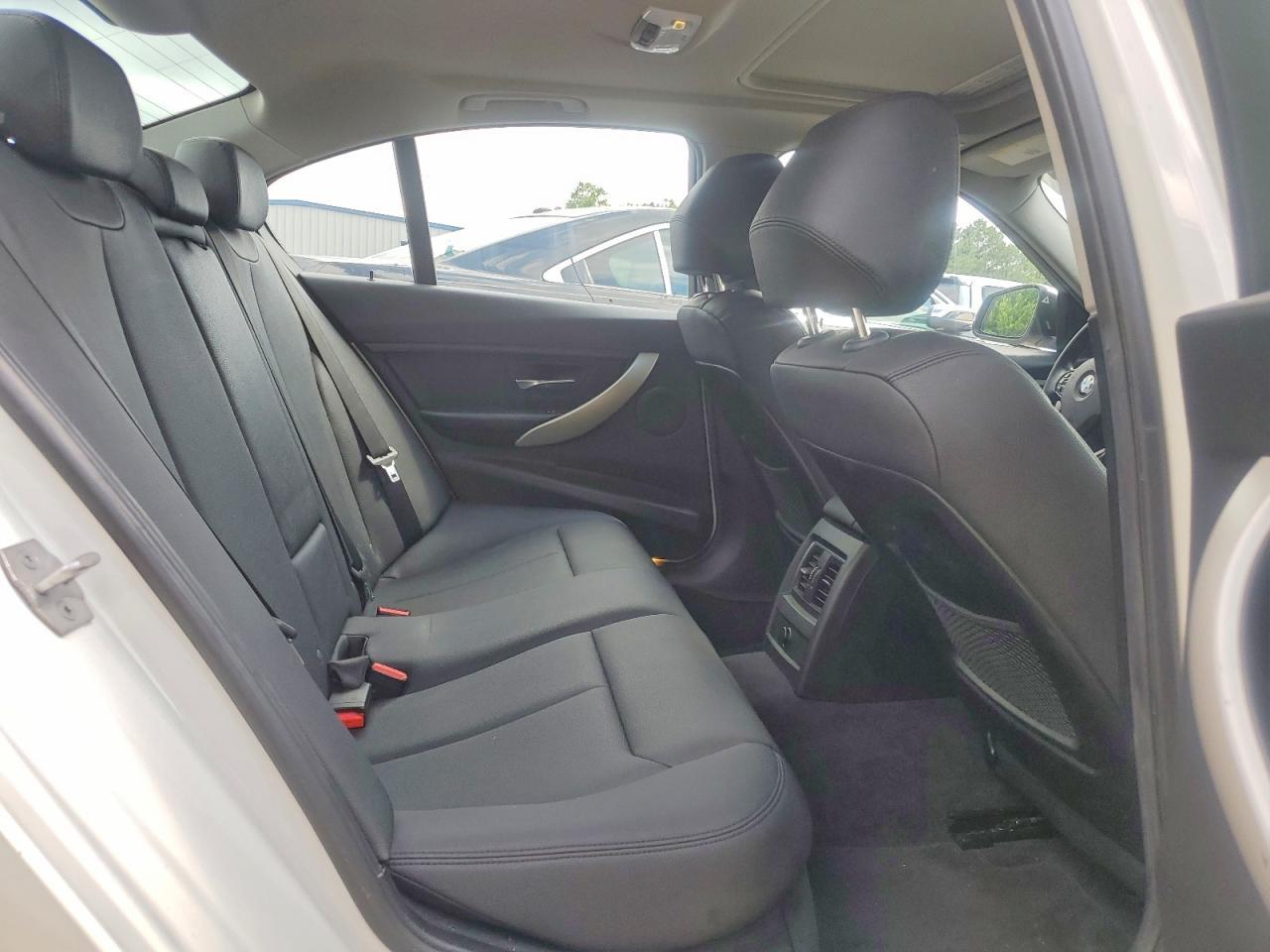 2018 BMW Seria 3 320i - zdjęcie 10
