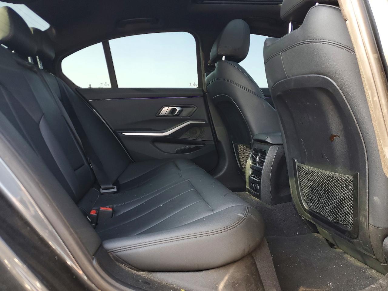2019 BMW 330Xi - zdjęcie 10