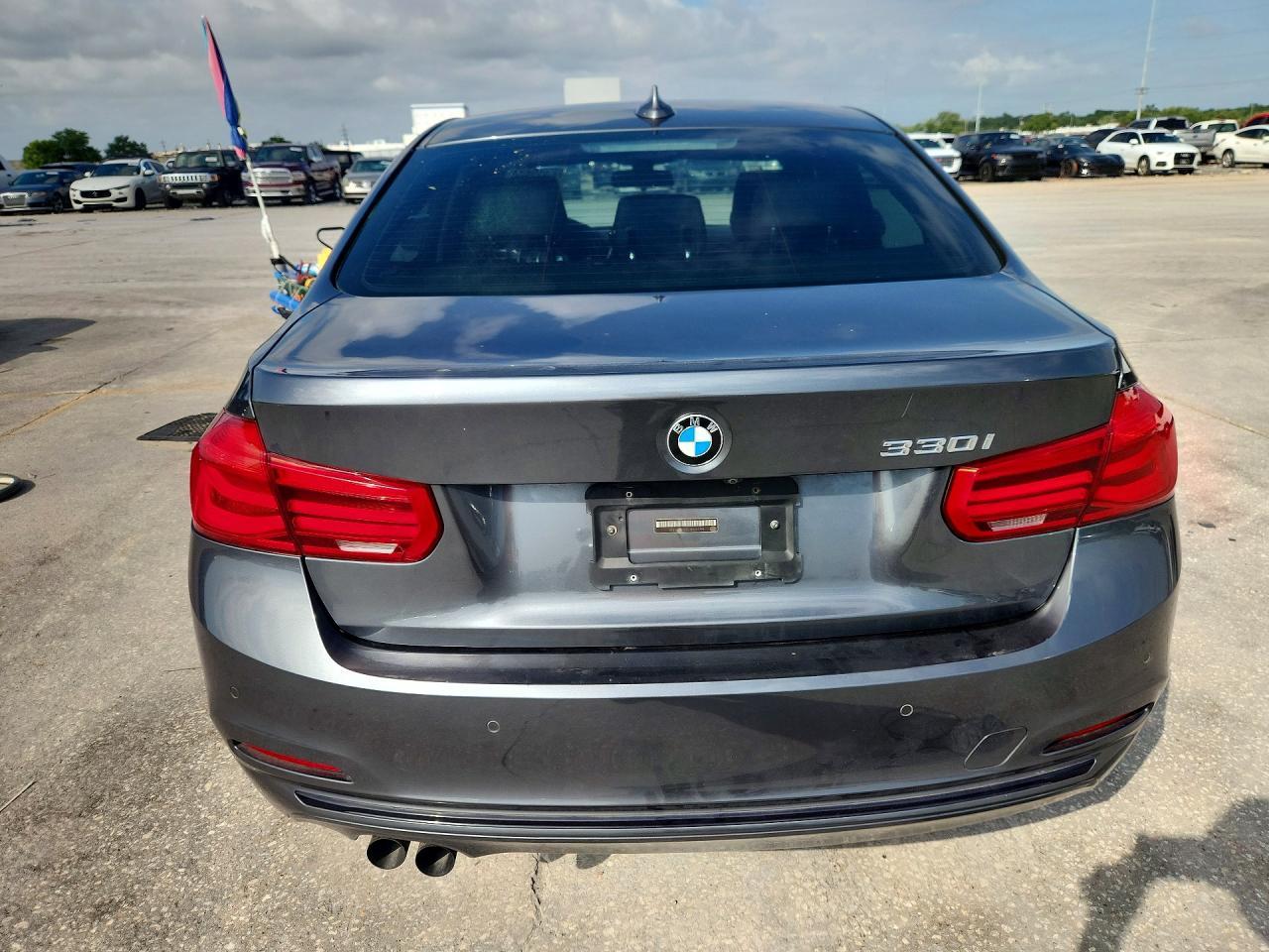 2018 BMW 330 I - zdjęcie 6