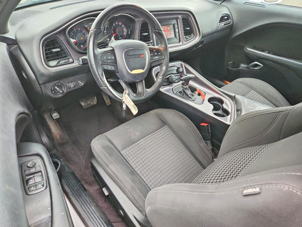 2017 Dodge Challenger Sxt - zdjęcie 8