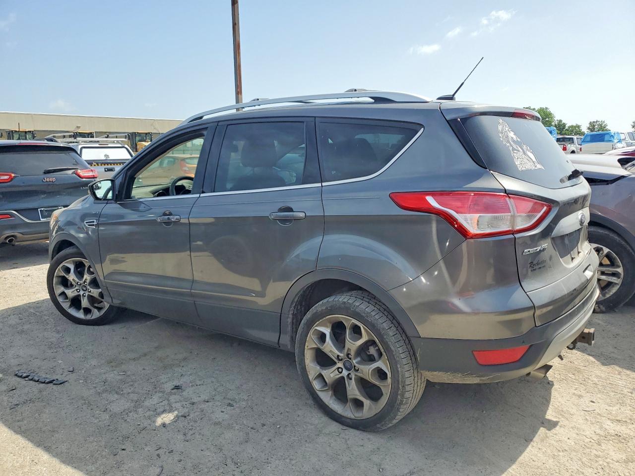2014 Ford Escape Titanium - zdjęcie 2