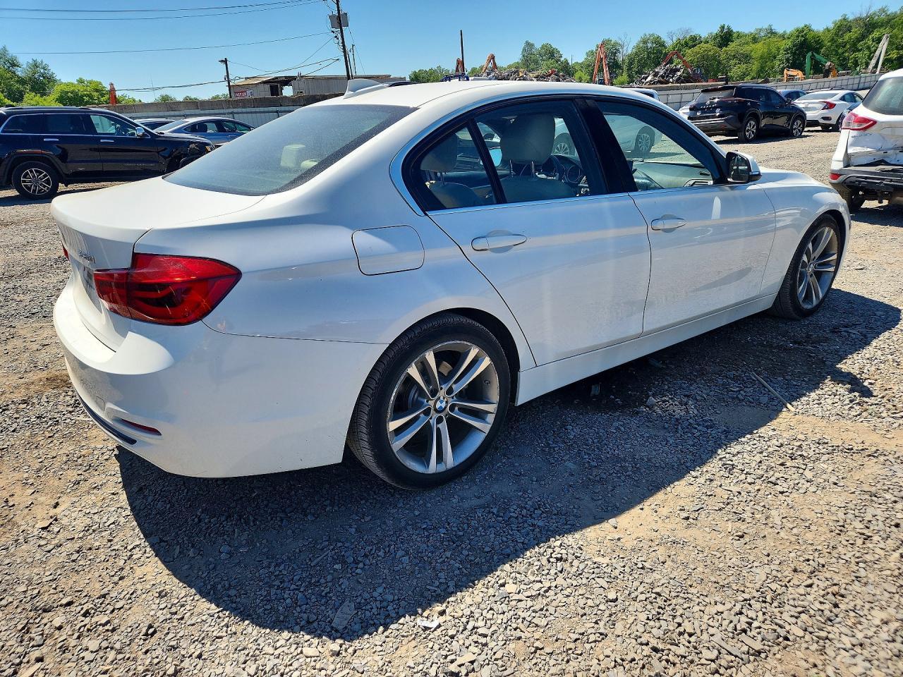 2018 BMW Seria 3 330i - zdjęcie 3