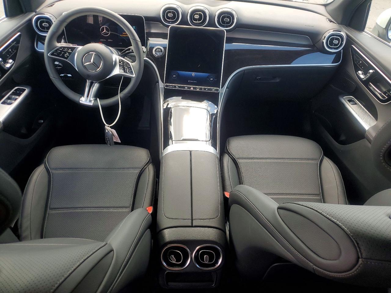 2026 Mercedes-Benz Glc 300 - zdjęcie 8