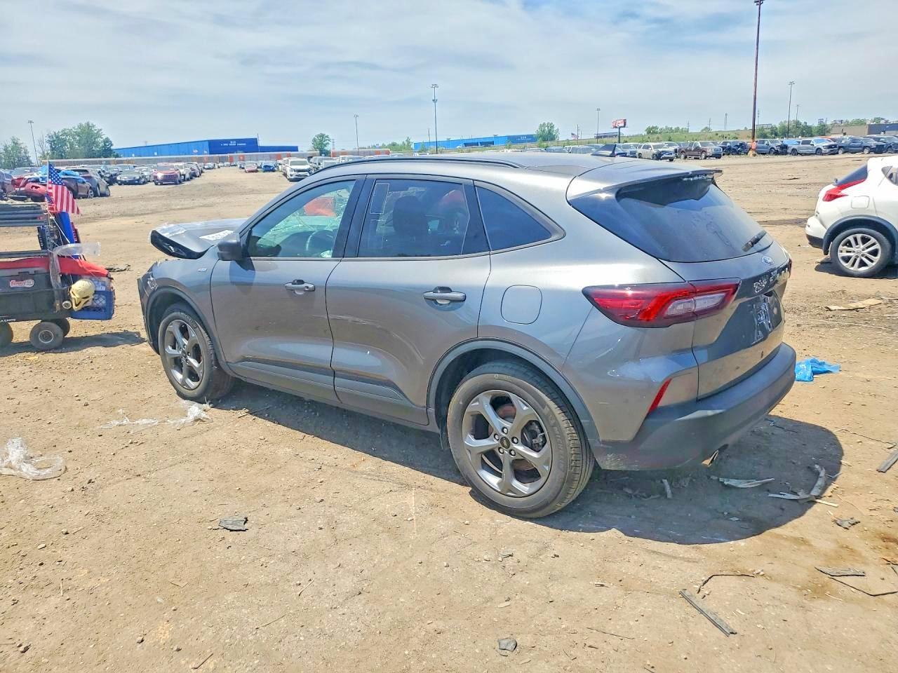 2025 Ford Escape St Line - zdjęcie 2