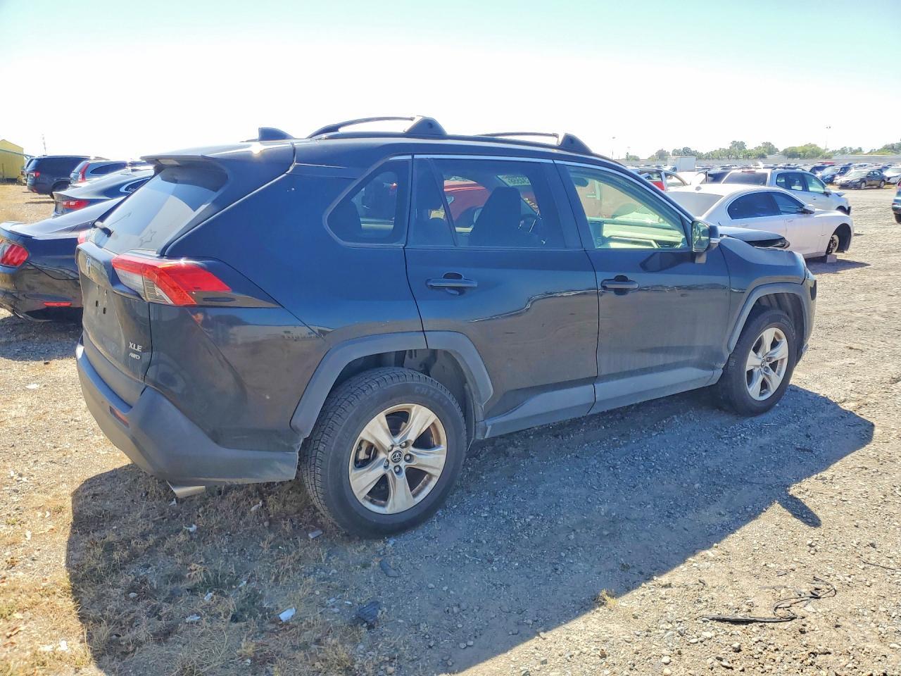 2019 Toyota Rav4 Xle - zdjęcie 3