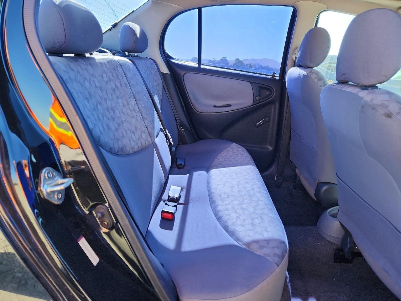 2001 Toyota Echo Base - zdjęcie 10