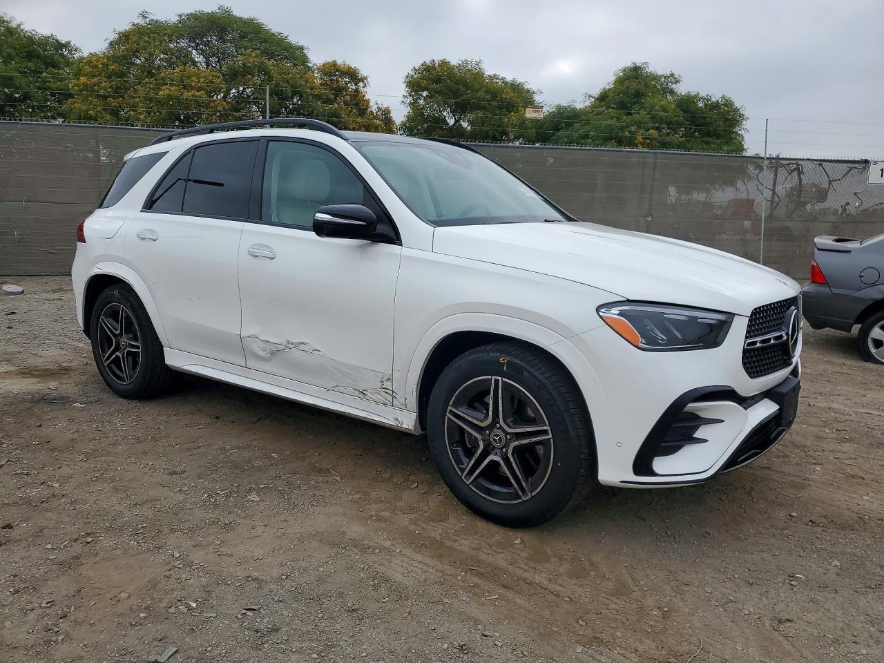 2026 Mercedes-Benz Gle 350 4Matic - zdjęcie 4