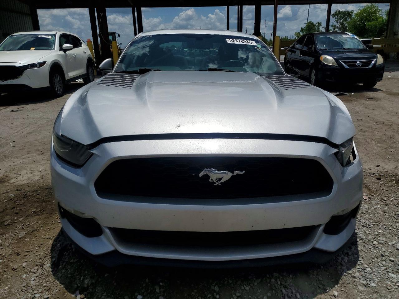 2016 Ford Mustang - zdjęcie 5