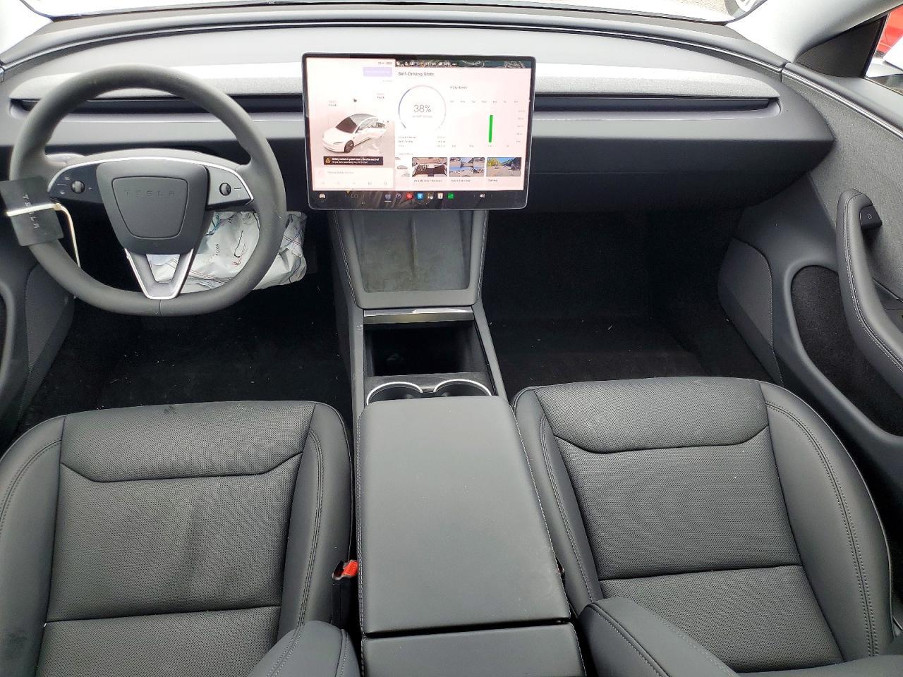 2026 Tesla Model 3 - zdjęcie 8