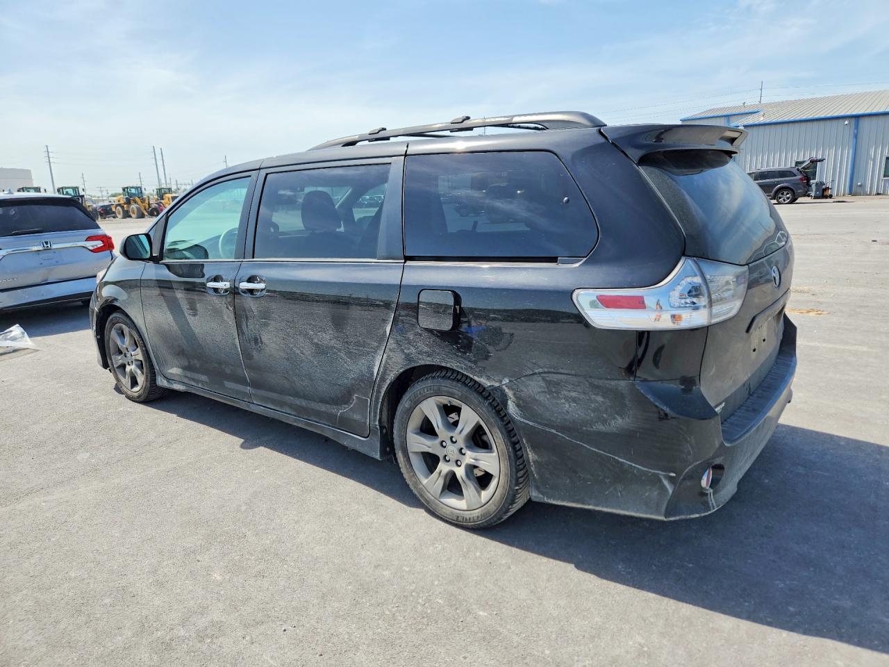 2014 Toyota Sienna Sport - zdjęcie 2